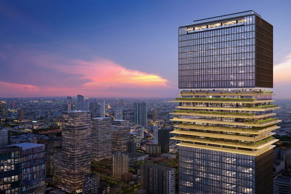 Khối văn phòng Marina Central Tower kết nối với vườn treo xanh.