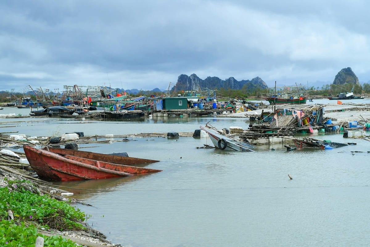 Hỗ trợ khách hàng bị ảnh hưởng bởi bão lũ: Giảm lãi suất và cơ cấu nợ