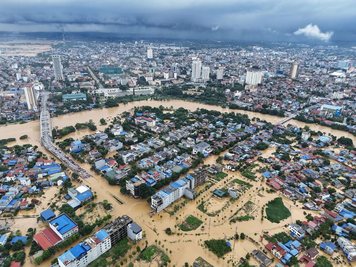 Nỗ lực của Doanh nghiệp Bất động sản trong việc hỗ trợ đồng bào vùng lũ