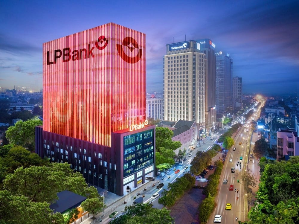 LPBank và chiến lược đầu tư mạnh mẽ vào FPT trong năm 2024-2025