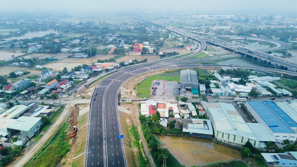 Cao tốc Bến Lức - Long Thành: Sẵn sàng khai thác tạm trước Tết Nguyên đán 2025