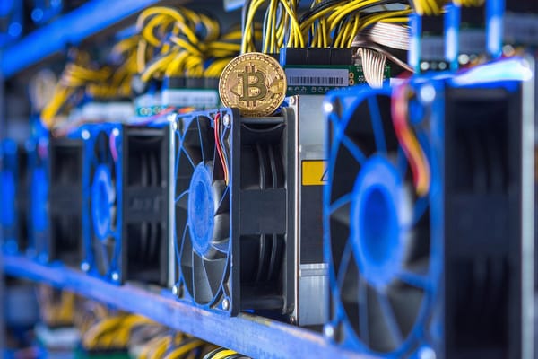 JPMorgan giảm mục tiêu cổ phiếu đào Bitcoin giữa giá giảm và hashrate tăng.