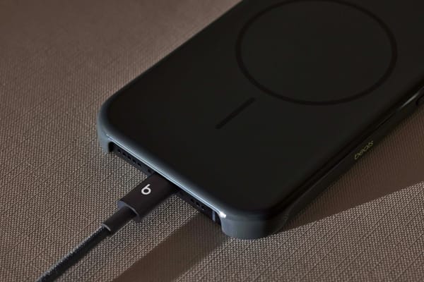 Cáp Beats chính hãng, dùng CarPlay với iPhone USB-C.
